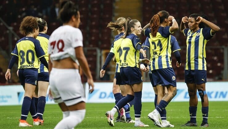 Kadın Futbolunda İlk Derbi: Galatasaray 0-7 Fenerbahçe