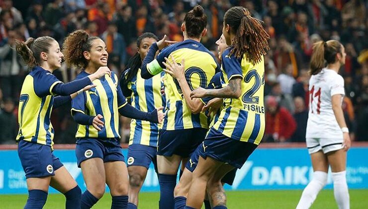 Kadın Futbolunda İlk Derbi: Galatasaray 0-7 Fenerbahçe