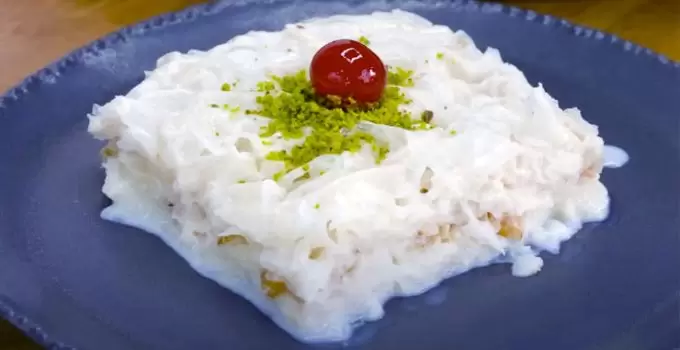 6 Yapraklı Güllaç Tarifi – Osmanlı Tatlıları ve Hikayeleri