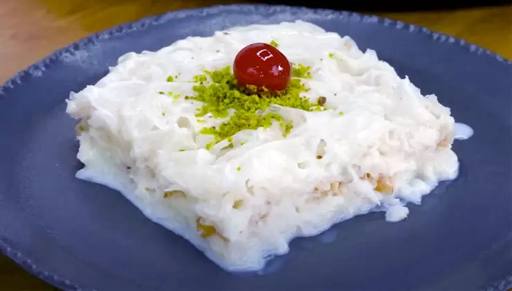 6 Yapraklı Güllaç Tarifi – Osmanlı Tatlıları ve Hikayeleri