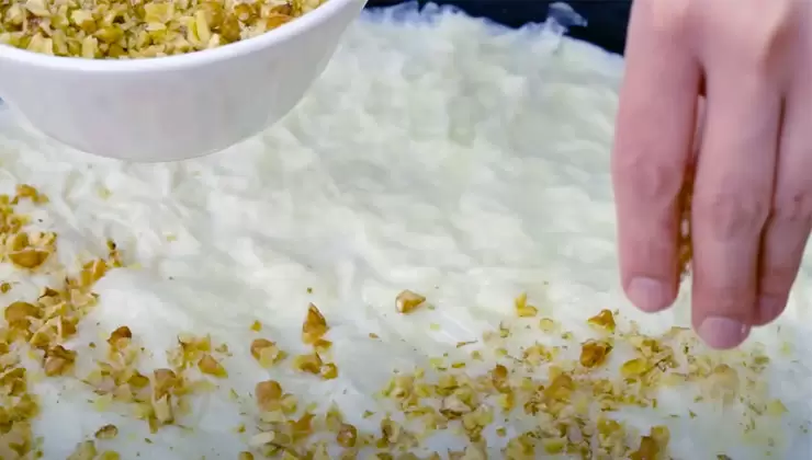 6 Yapraklı Güllaç Tarifi - Osmanlı Tatlıları ve Hikayeleri 3 Güllaç Ceviz